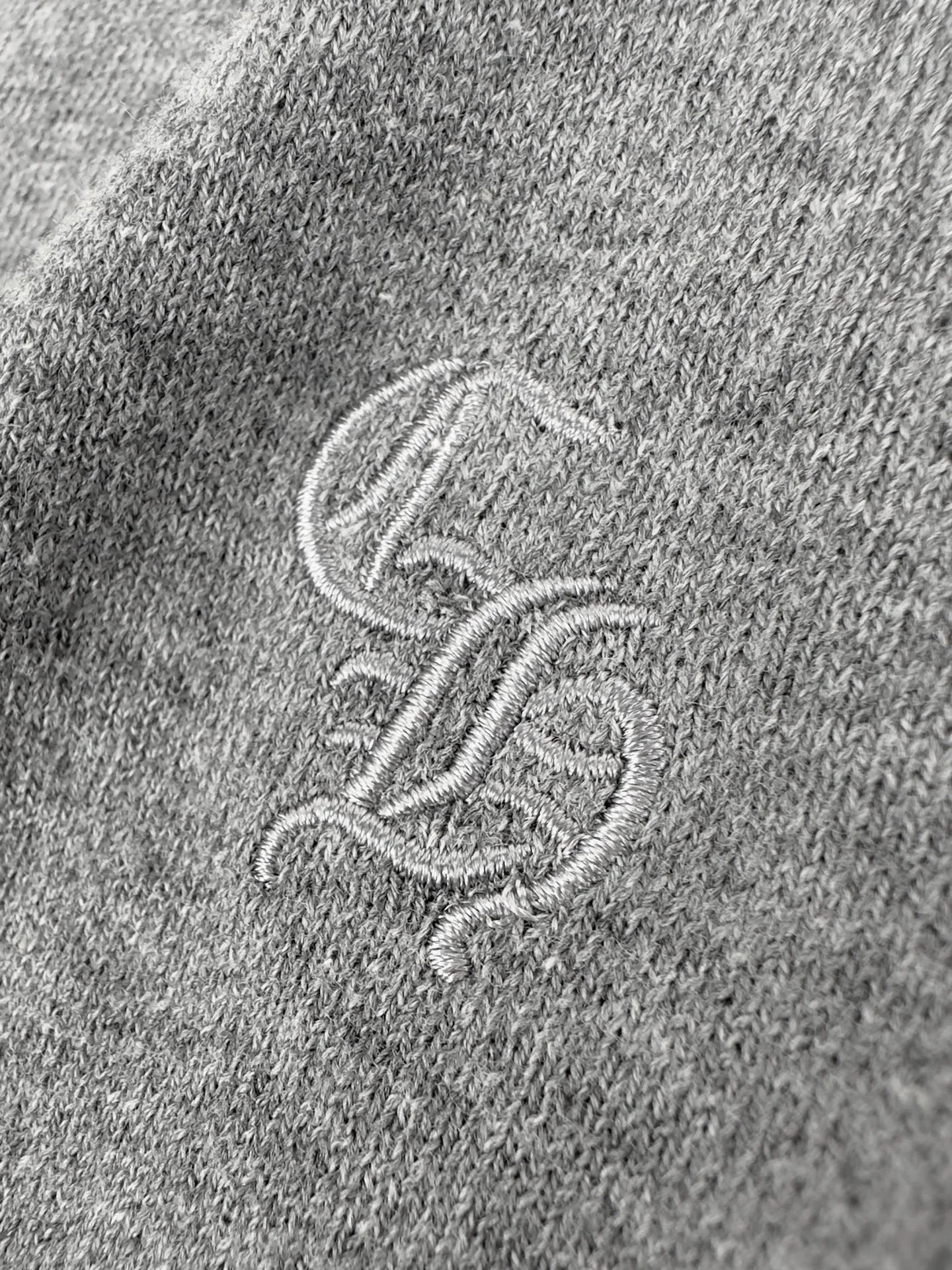 Chrome Hearts ， ， 。 ， ， ， Retro 。 Chrome Hearts ， ； ， Retro ， 。 ， ， ， ， 。 ， ， Retro 。 1. ， Chrome Hearts ， ， 。 2. ， ， ， 、 ， 。 ： 1:1 CH 1:1 CH 1:1 CH ： Size： S M L ： DD 153